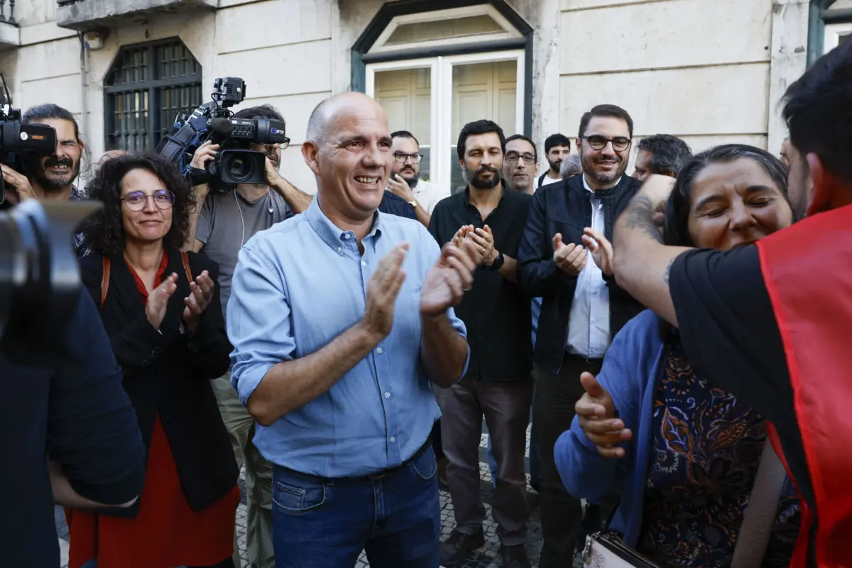 Paulo Raimundo marcou presença na manifestação da CGTP convocada para reivindicar aumentos de salários e pensões