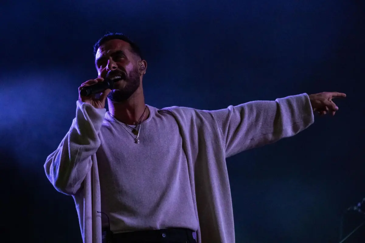 O músico combina flamenco, pop e a tradição cigana