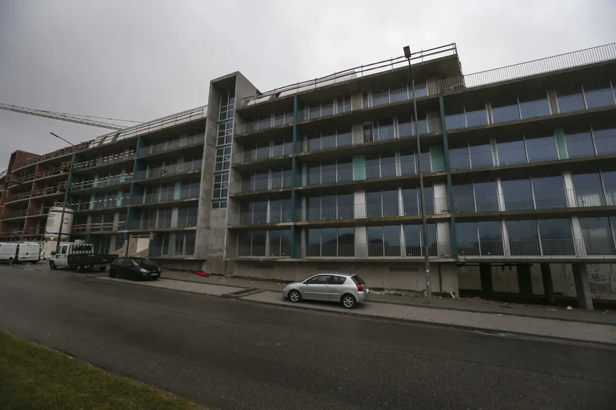 O complexo "Urban 32" estava a ser construído quando os arguidos foram detidos, no ano passado