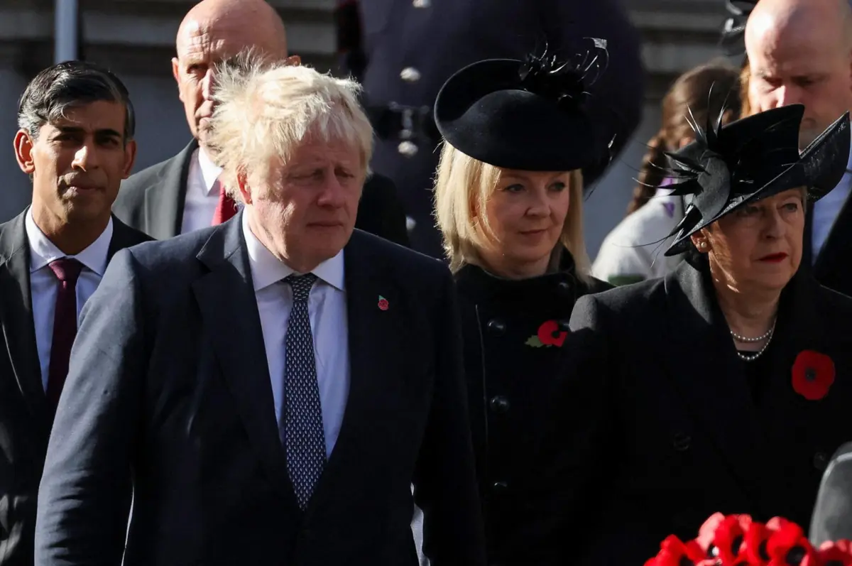 Na imagems os antigos primeiros-ministros Rishi Sunak, Liz Truss, Boris Johnson e Theresa May