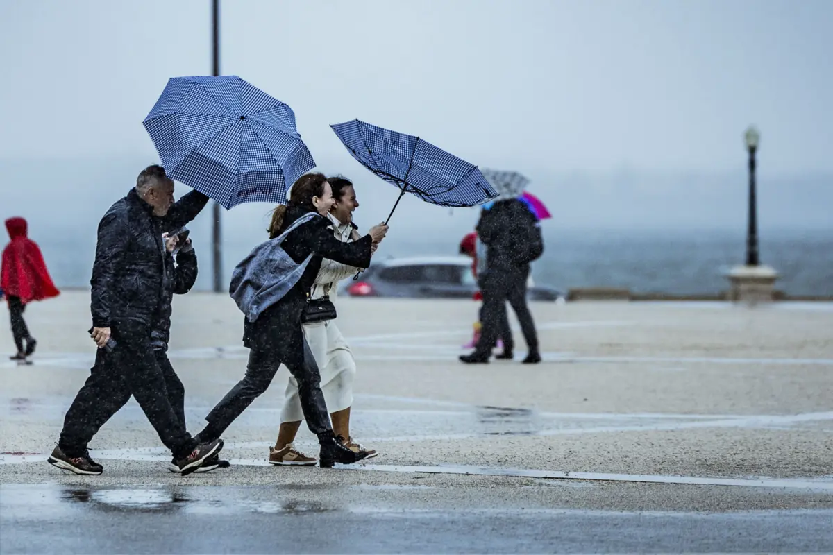 Imagem de contexto do artigo Domingo traz chuva forte e trovoada