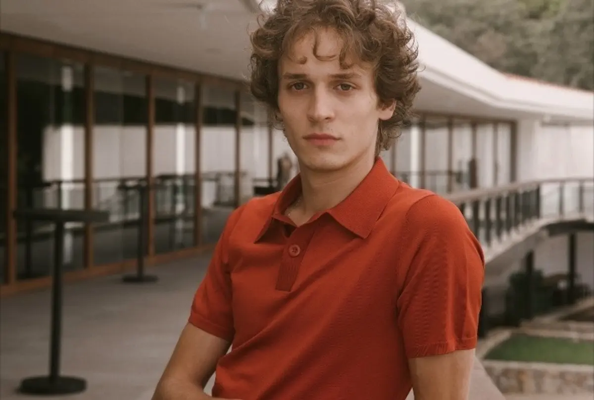 Natural do Porto, Vicente Gil dá vida a Afonso na novela líder de audiências "Vitória", da SIC