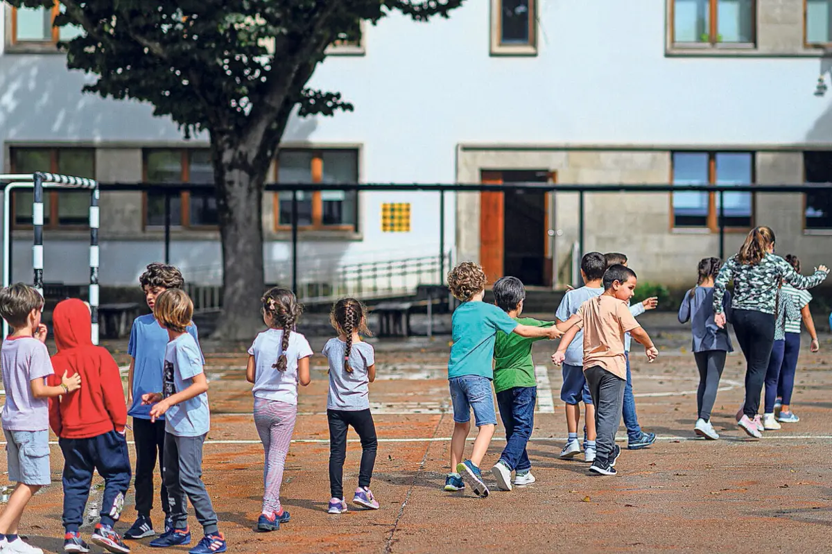 Nas escolas públicas estão matriculadas 75829 crianças no primeiro ano de escolaridade