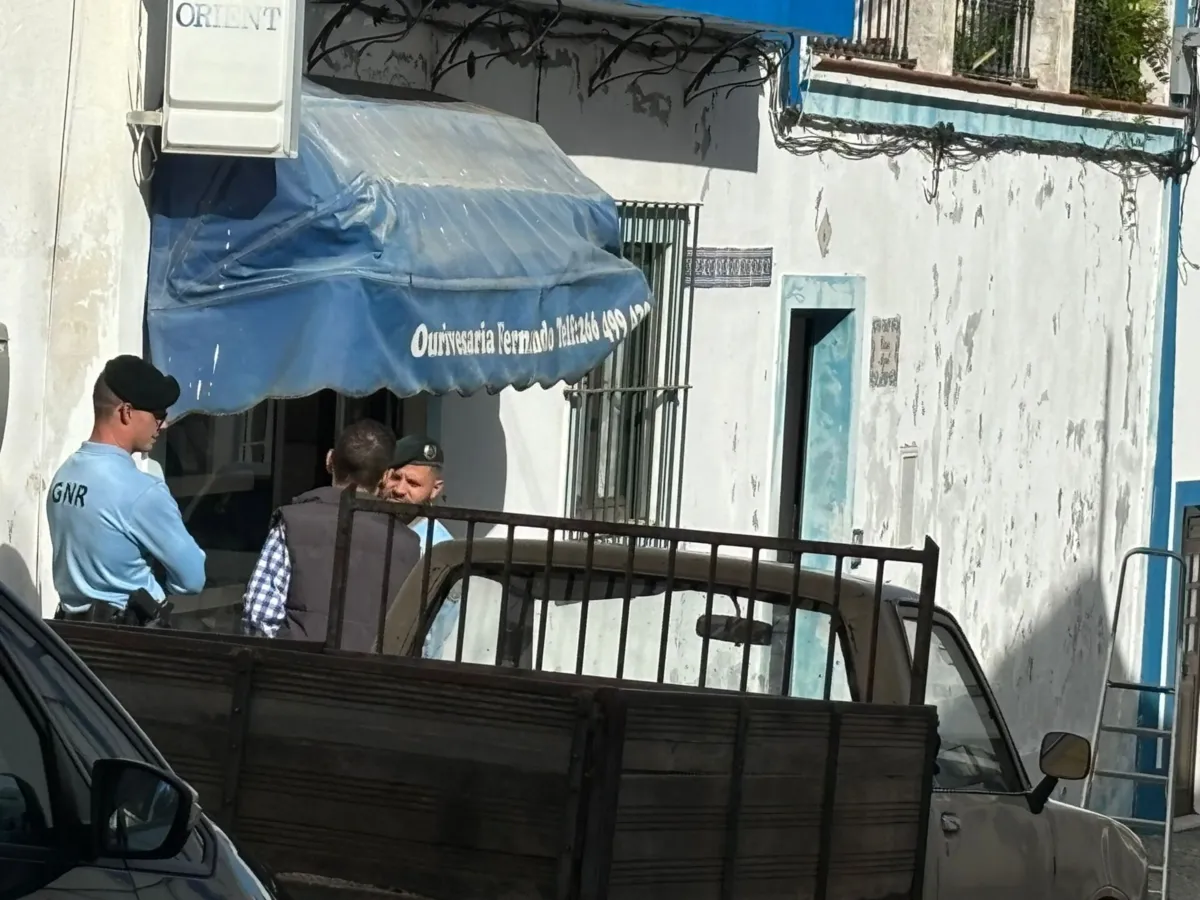 Ourivesaria situa-se em pleno centro da vila alentejana