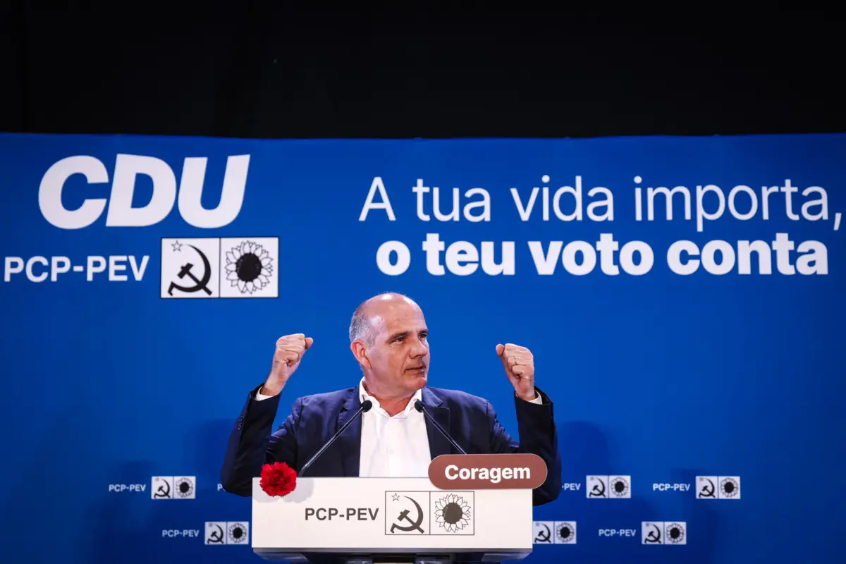 Paulo Raimundo esteve na estação fluvial do Terreiro do Paço, numa ação focada nas questões de mobilidade. Mais tarde, esteve num comício no Pavilhão Carlos Lopes, também em Lisboa
