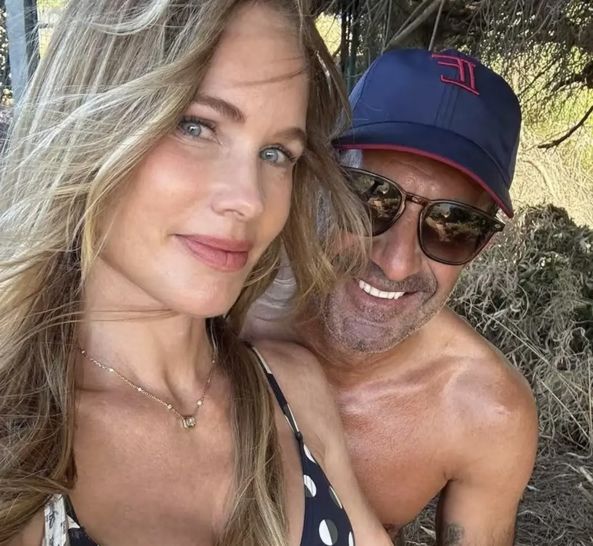 Depois de rumores de crise, Figo e Helene mostraram-se unidos durante as férias