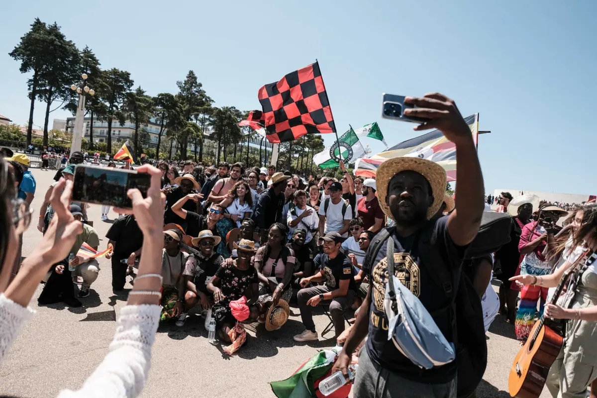 Imagem de contexto do artigo Fátima prepara-se para receber o Papa em euforia