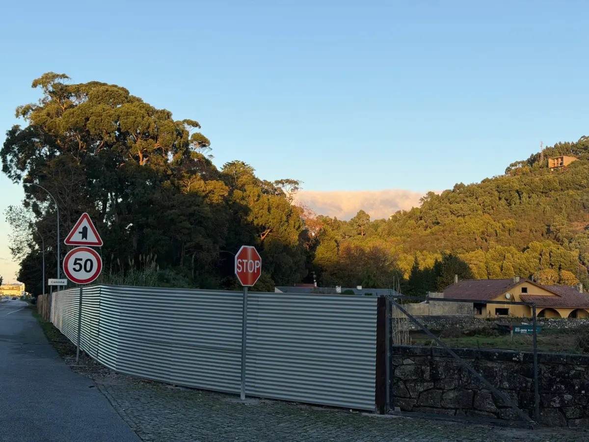 Polémica diz respeito à instalação de uma nova superfície comercial em Caminha, junto à Estrada Nacional 13