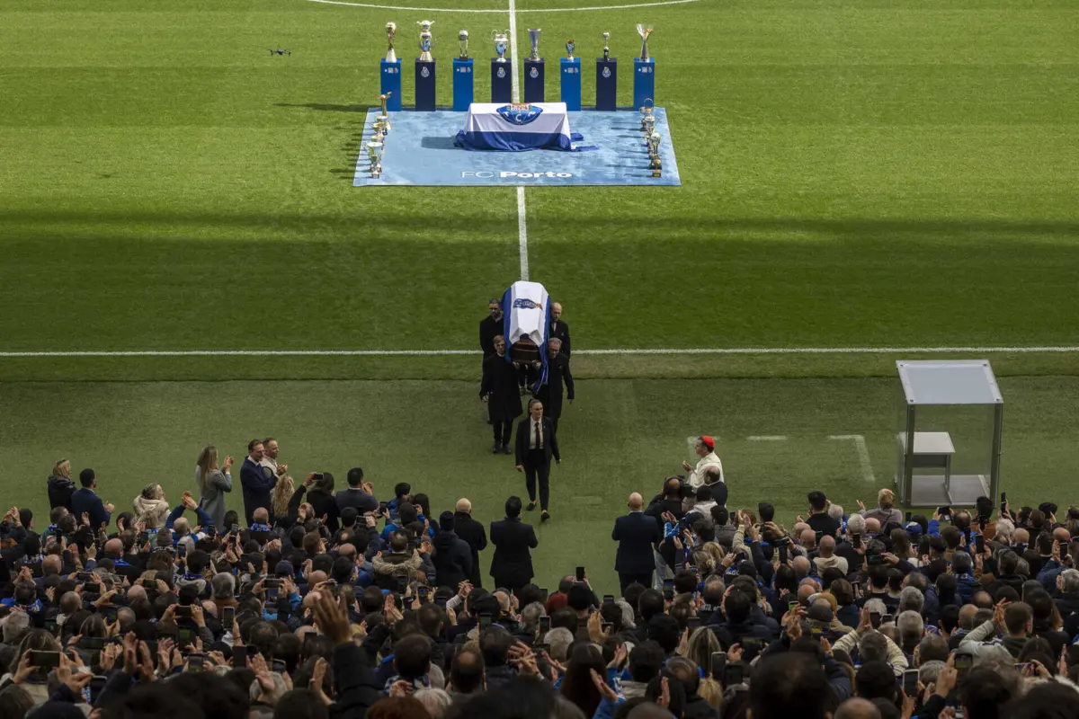 Antigo presidente dos azuis e brancos celebrou 2.591 títulos em 42 anos de liderança