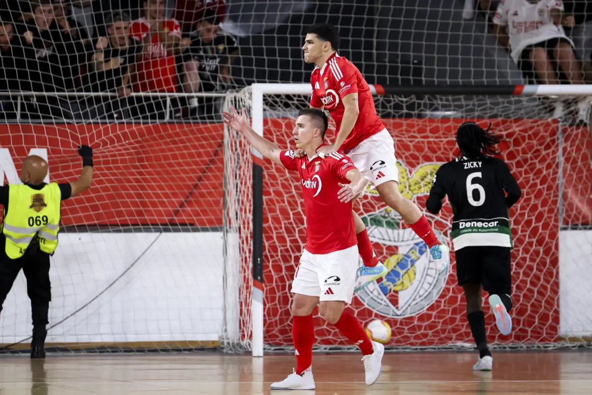 Benfiquistas festejam triunfo que igualou a final