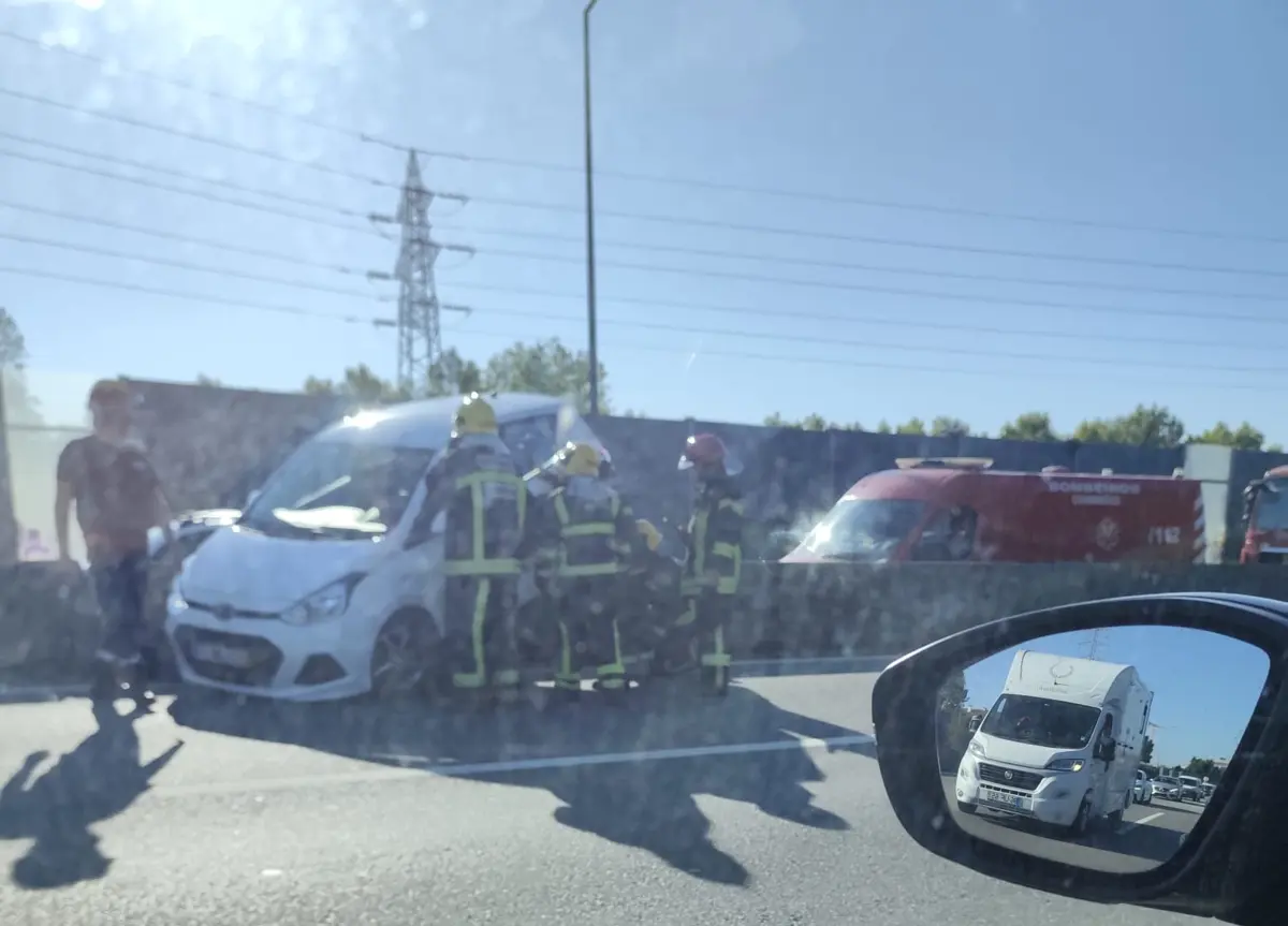 Imagem de contexto do artigo Acidente na VCI perto de Coimbrões provoca quilómetros de fila