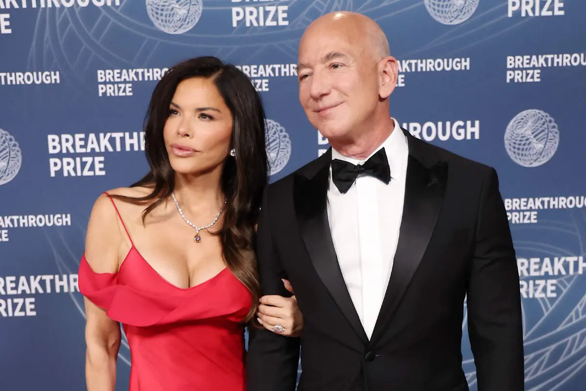 Jeff Bezos com a futura mulher, Lauren Sánchez