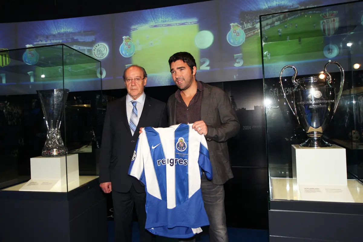 Imagem de contexto do artigo Deco enaltece legado do “maior e melhor presidente da história”