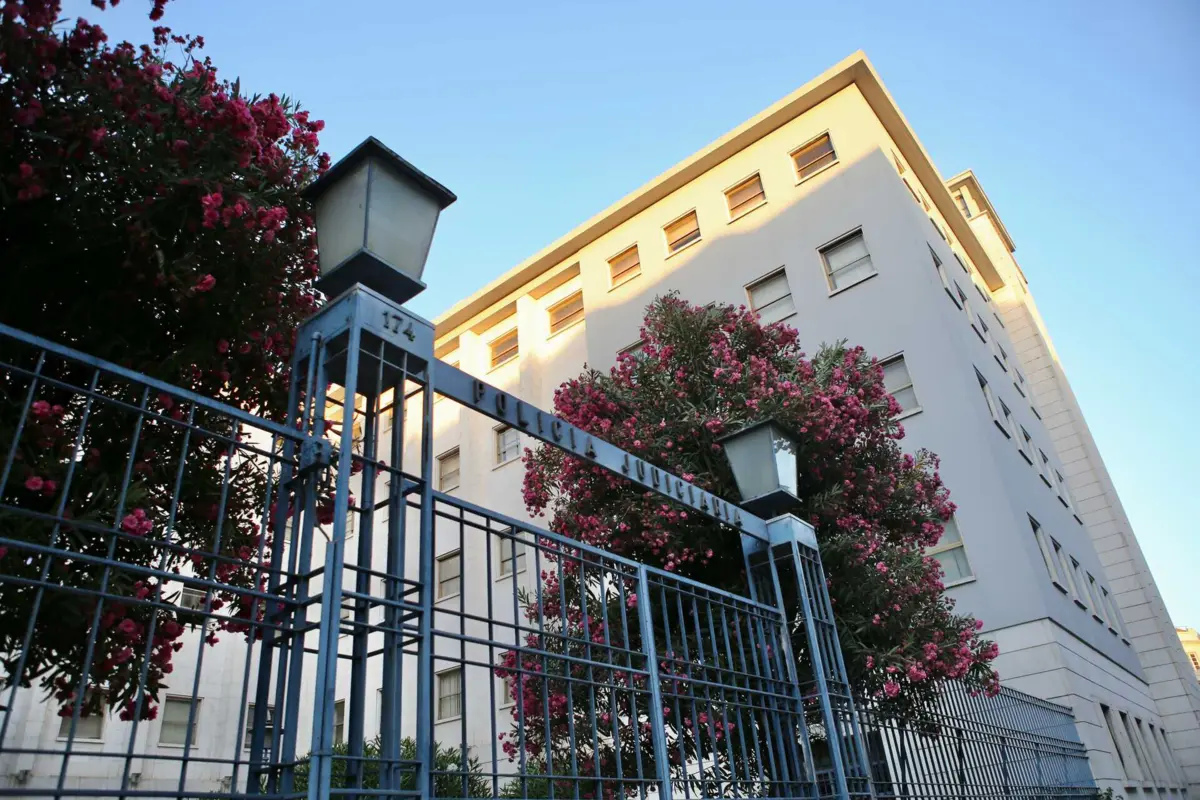 Imagem de contexto do artigo Detida suspeita de ter esfaqueado companheiro em Sines