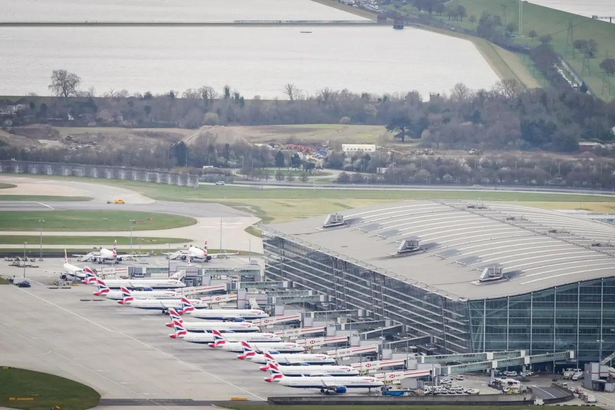 Imagem de contexto do artigo Heathrow espera operar horário completo de mais de 1300 voos