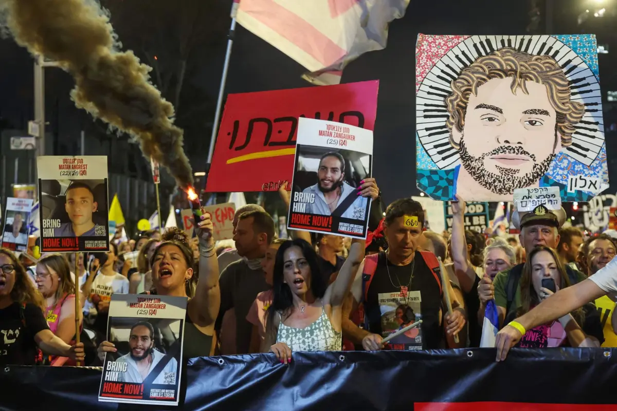 Famílias de reféns exigem acordo de libertação