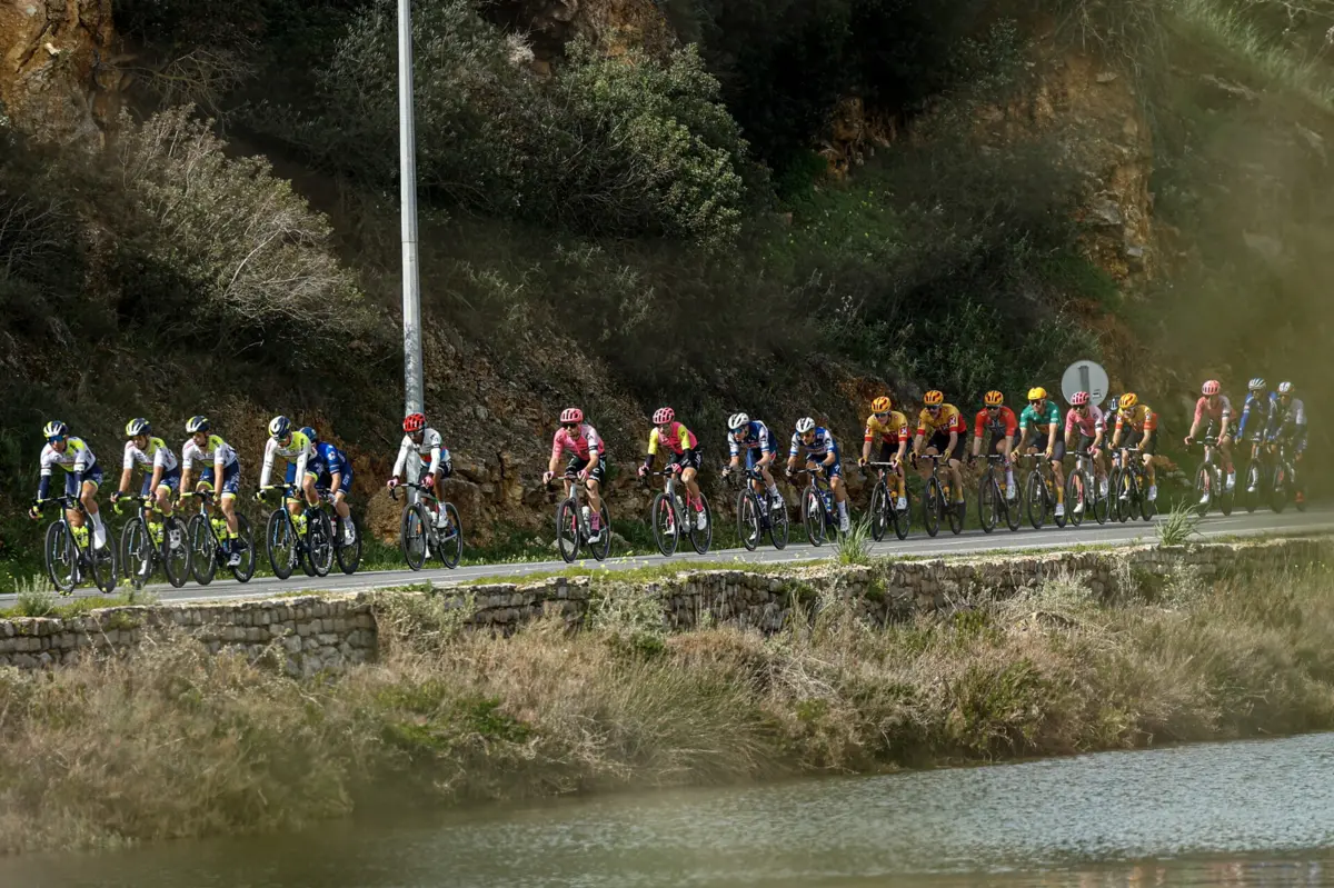 O contrarrelógio de encerramento da Volta ao Algarve permitirá ao público ver chegar os corredores um a um e decidir quem será o sucessor do belga Remco Evenepoel (Soudal-Quick Step)