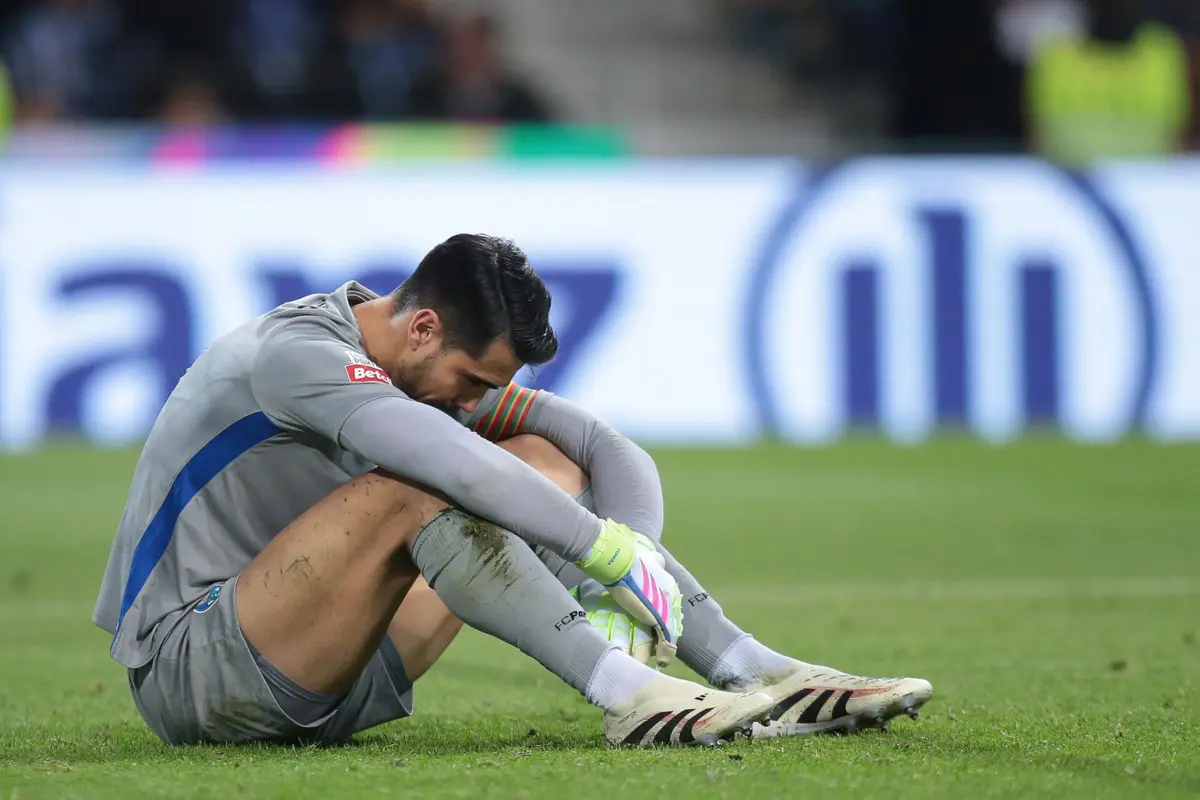 Diogo Costa falha pelo menos dois jogos do F. C. Porto