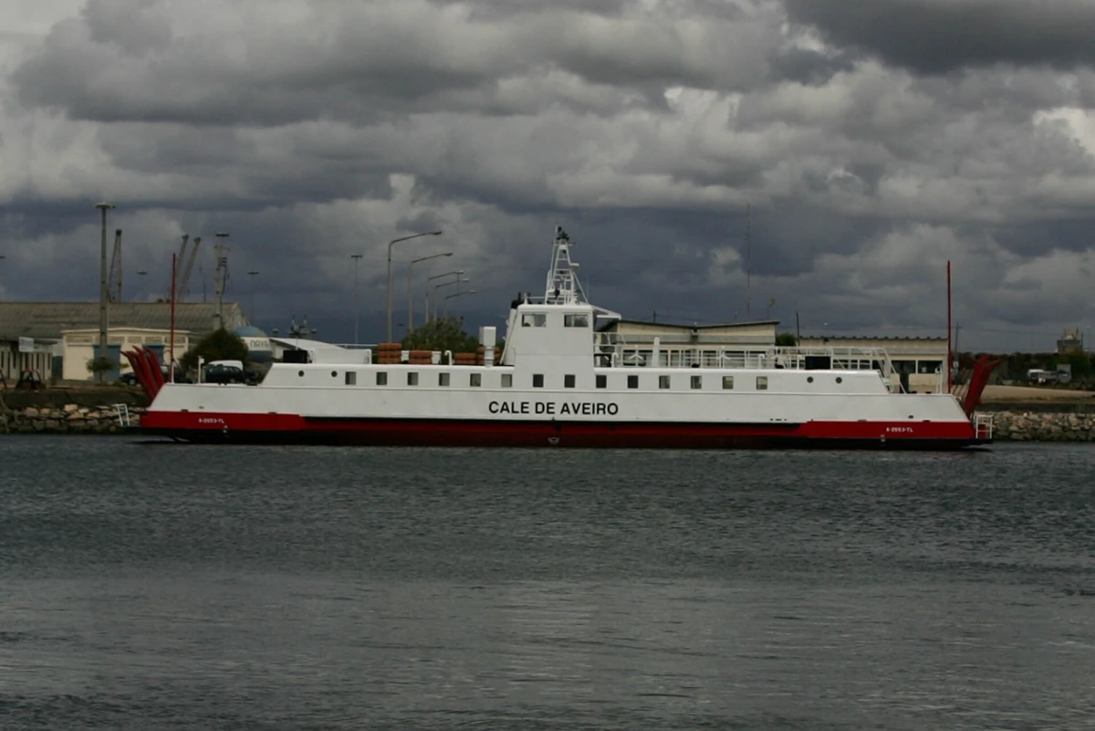 Antigo ferry tem de ser desmantelado