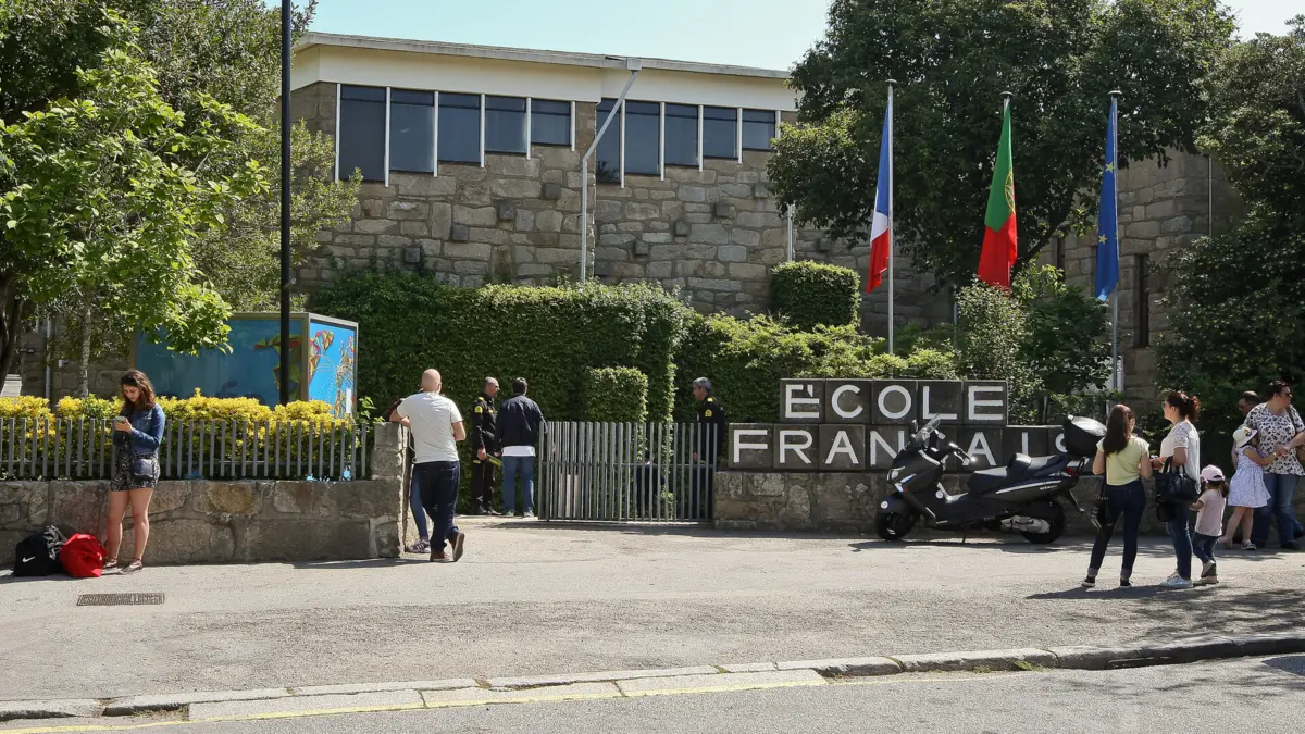 Em causa estudantes do Secundário dos liceus franceses de Lisboa e do Porto
