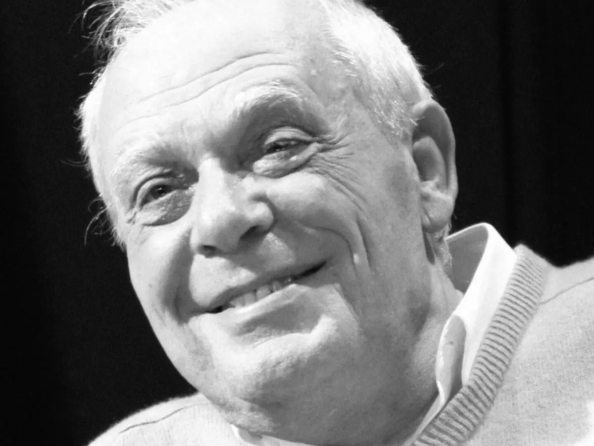 Imagem de contexto do artigo Governo aprova dia de luto nacional em homenagem a Lobo Antunes que será cumprido no sábado