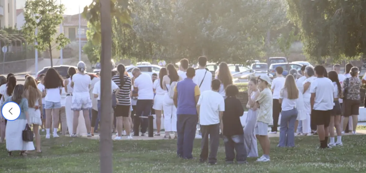 População realizou uma vigília de homenagem a Daniel Saldanha