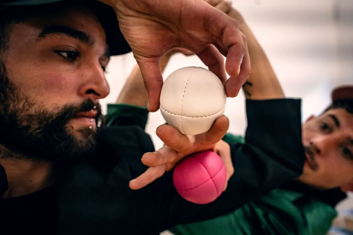 "Quem anda ao sol", de Felipe Contreras e Miguel Brás.