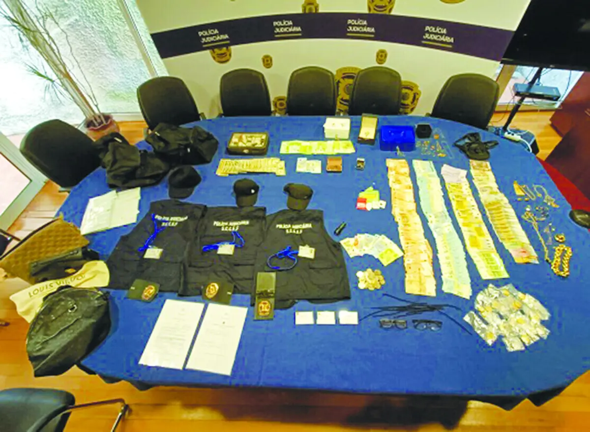 Material apreendido aquando da detenção dos primeiros dois suspeitos