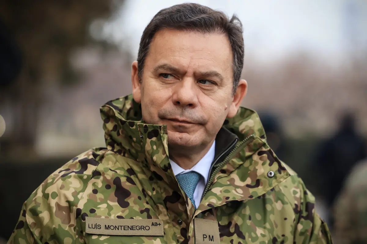 Imagem de contexto do artigo Montenegro com casaco camuflado visitou militares portugueses na Roménia