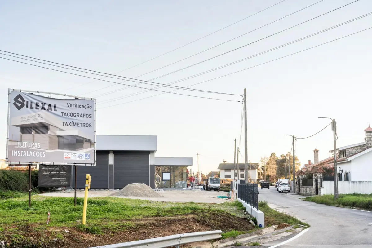 Centro já deveria estar concluído, mas empreitada sofreu atrasos