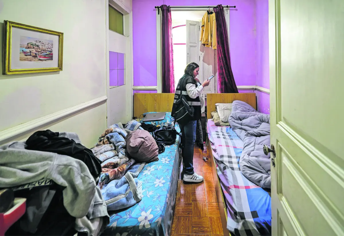 Sujidade, fissuras no teto e falta de higiene. "Isto é para fechar", diz inspetora