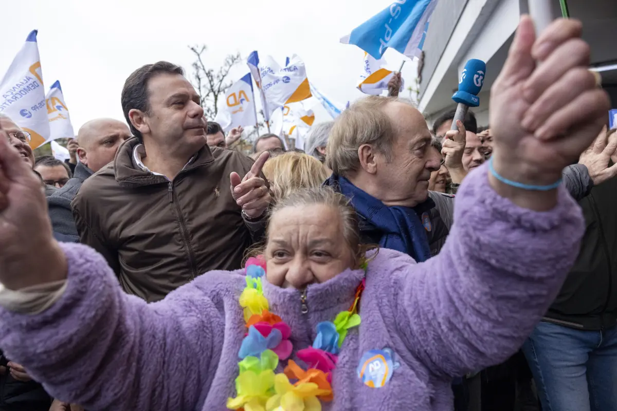 Montenegro reafirma "compromisso solene" de um rendimento mínimo de 820 euros para os pensionistas