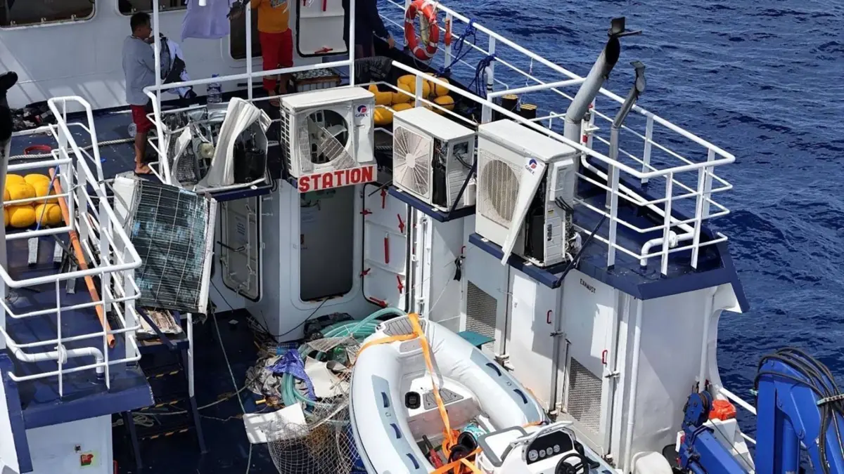 Dois navios chineses dispararam canhões de água contra o BRP Datu Gumbay Piang