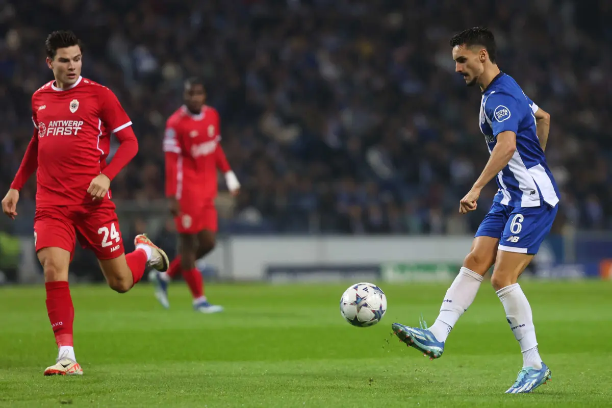 Stephen Eustaquio, médio do F. C. Porto