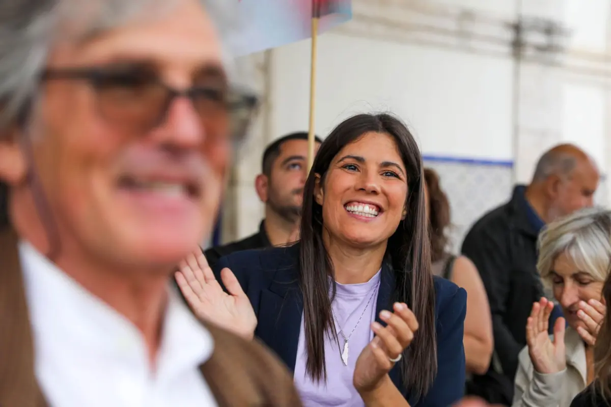 Mariana Mortágua na campanha das eleições autárquicas em Leiria