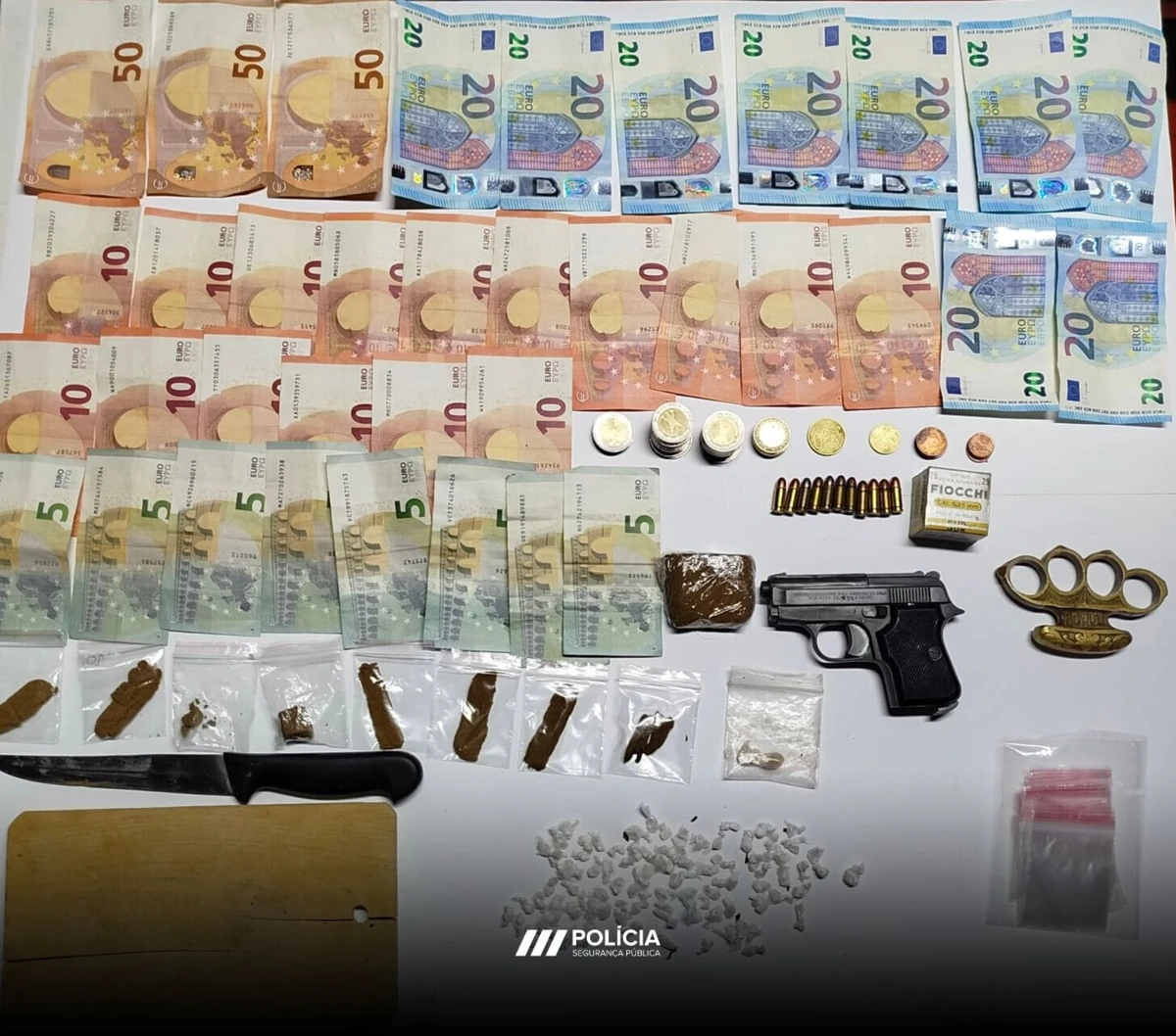 PSP apreendeu droga, dinheiro e armas