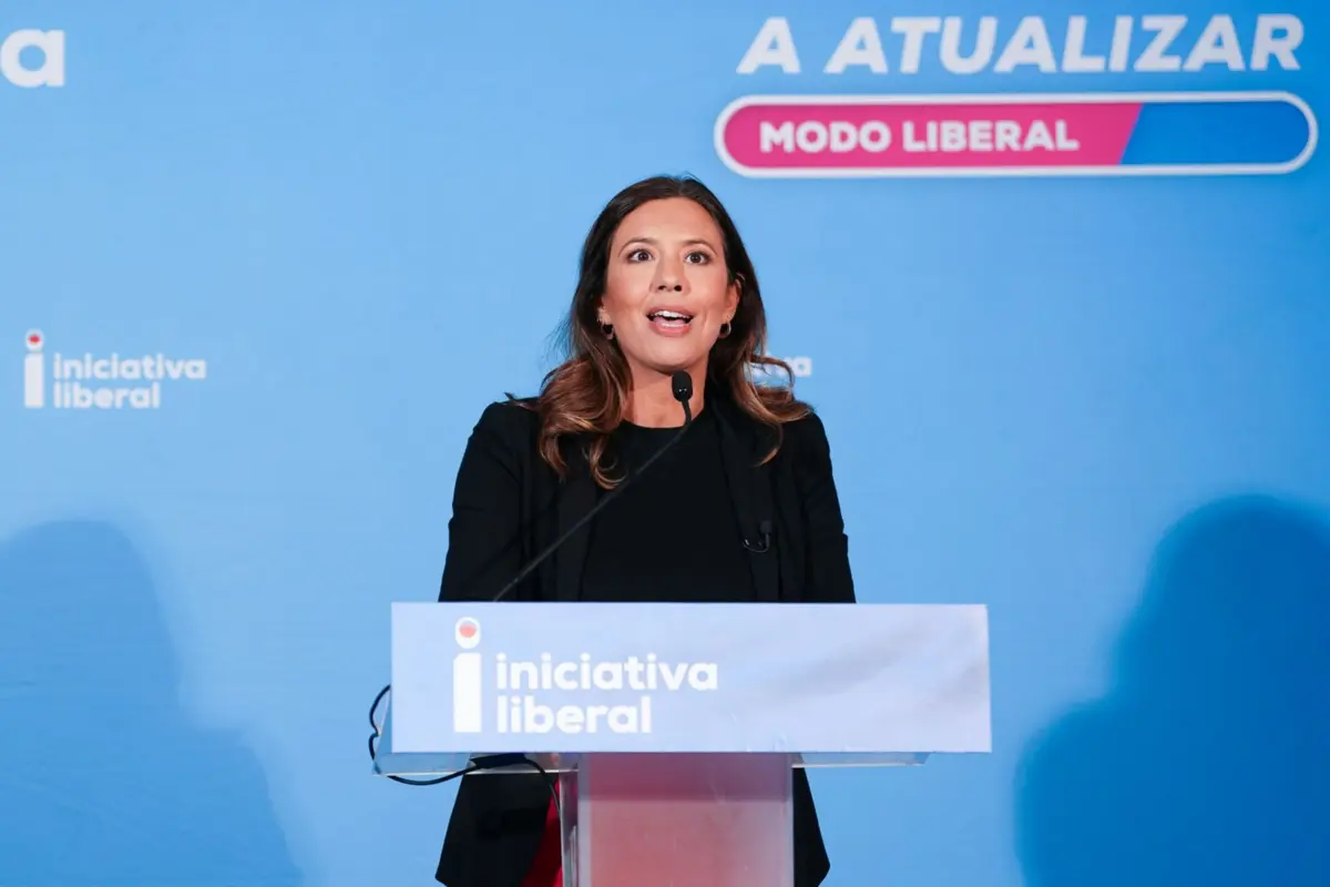 "Este Orçamento infelizmente não resolve o problema das pessoas", disse Mariana Leitão