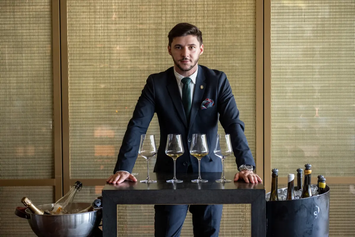 O sommelier Pedro Escoto, do restaurante Feitoria.