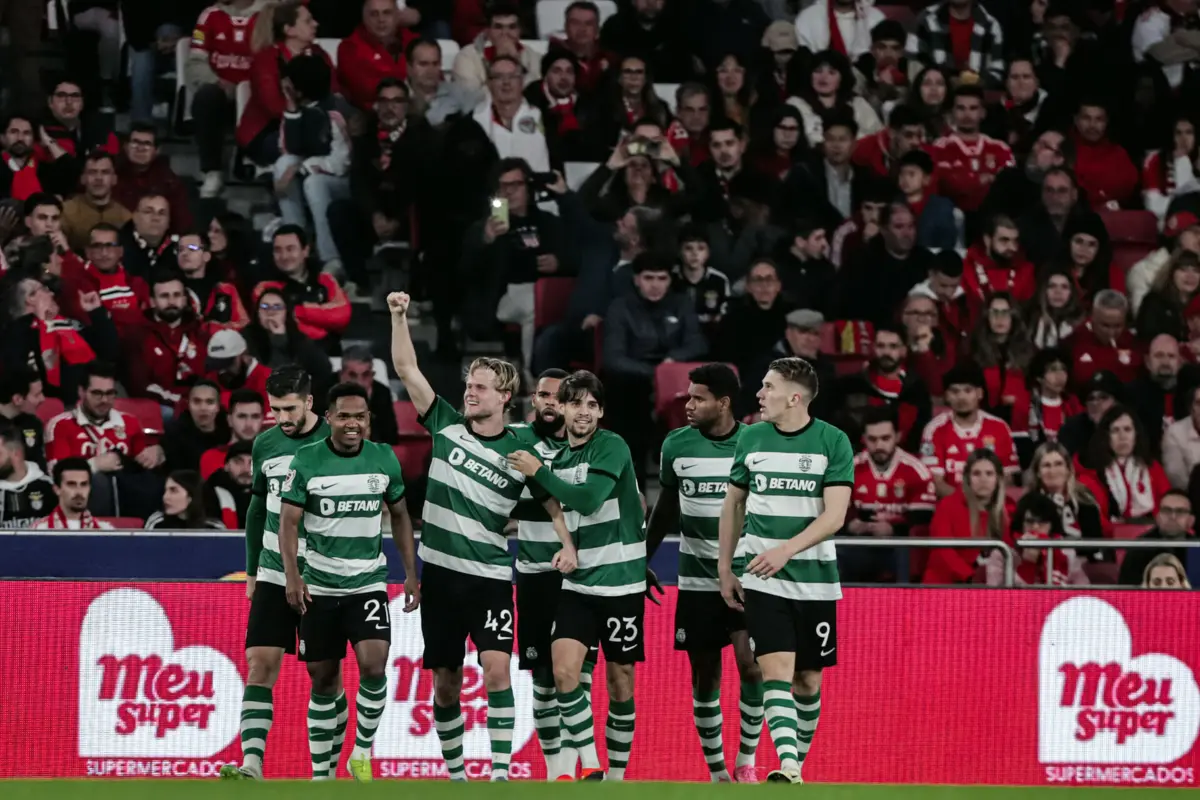 Morten Hjulmand festeja golo que apontou, no Estádio da Luz, frente ao Benfica, nas meias-finais da Taça de Portugal