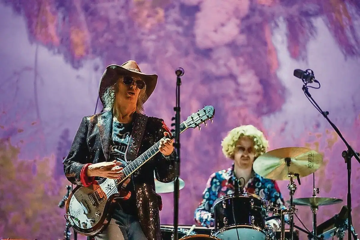 Mike Scott é o fundador da histórica banda pop-rock The Waterboys