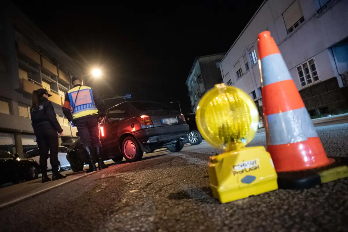 Maioria das penas de prisão em casa pune crimes na estrada