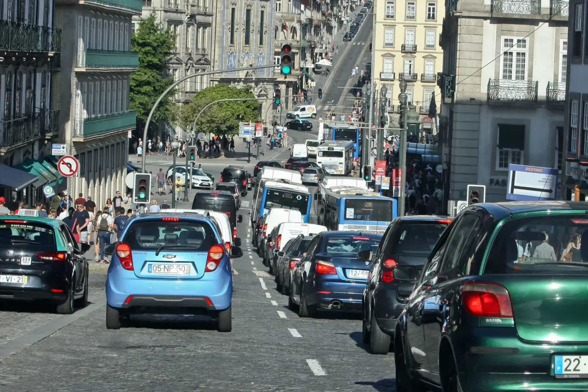 Rua dos Clérigos reabre após obras