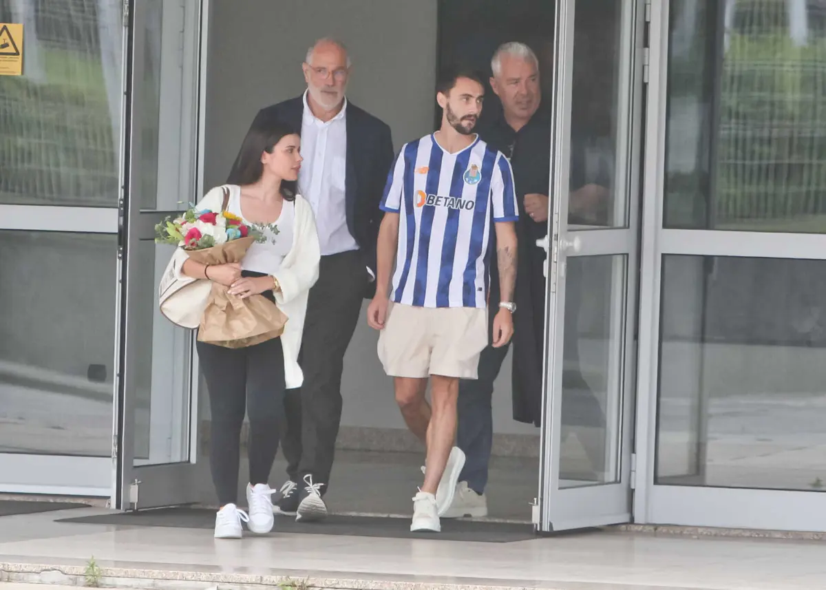 Fábio Vieira é o mais recente reforço do F. C. Porto