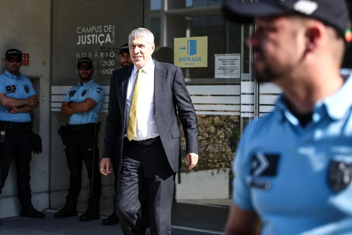 José Sócrates começou a prestar declarações ao tribunal