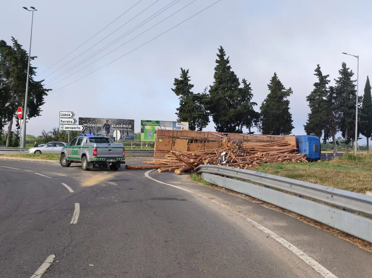 O condutor não sofreu qualquer ferimento