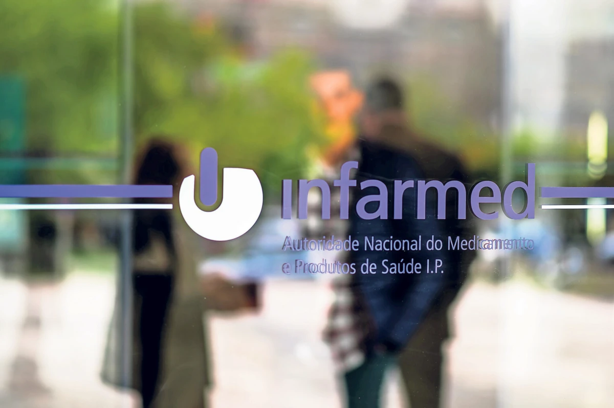 Imagem de contexto do artigo Infarmed vigia saídas de antibióticos pediátricos para o estrangeiro