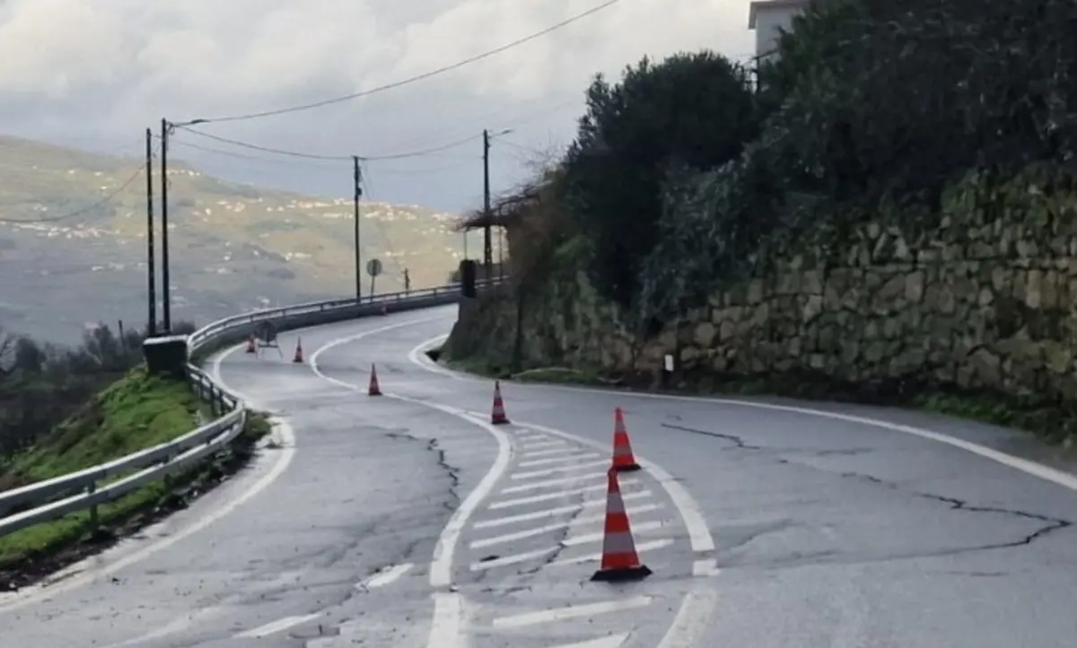 Estrada Nacional 222 (EN222) está cortada em São Martinho de Mouros