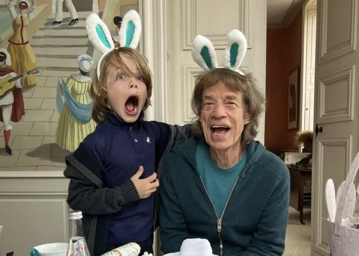 Mick Jagger com o filho Deveraux, de oito anos