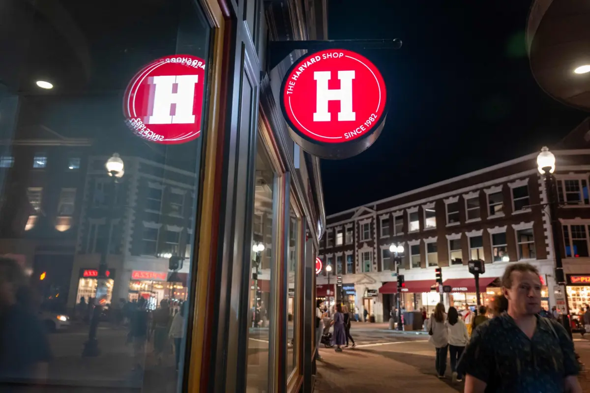 As universidades, sobretudo as de elite como Harvard, têm sido um alvo frequente do próprio Trump