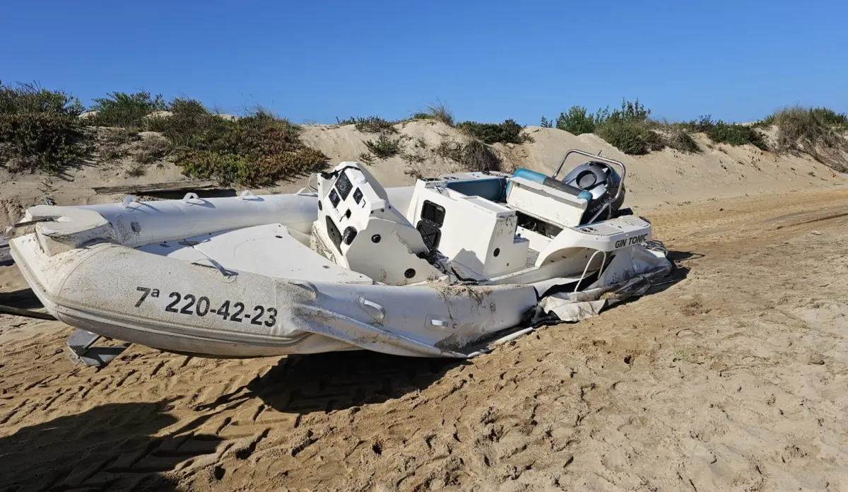 Lancha com motor de 250 cavalos foi encontrada na sexta-feira de manhã